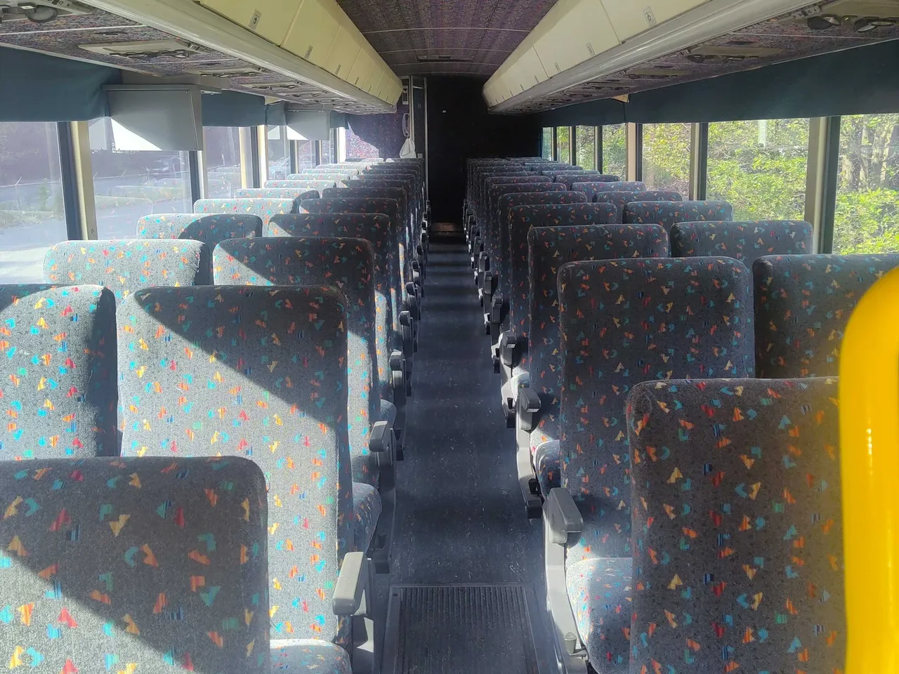 Motorcoach MCI (white) – yours to rent Motorcoach MCI (white) – yours to rent